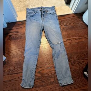 KUT jeans low-ish waisted VERY COMFORTABLE MATERIAL